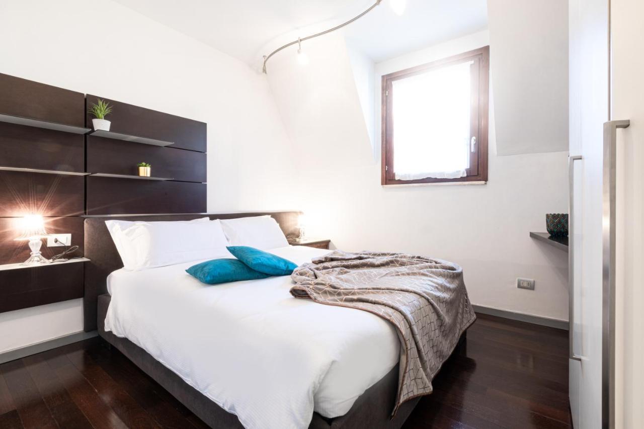 Sempione Split-Level Terrace Apartment - Top Collection 밀라노 외부 사진